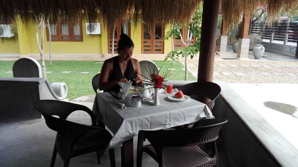 Inlak Garden Hotel Negombo Eksteriør bilde