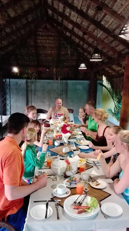 Inlak Garden Hotel Negombo Eksteriør bilde