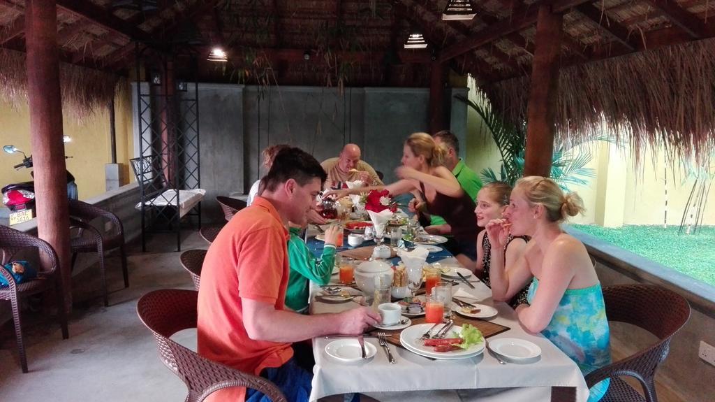 Inlak Garden Hotel Negombo Eksteriør bilde
